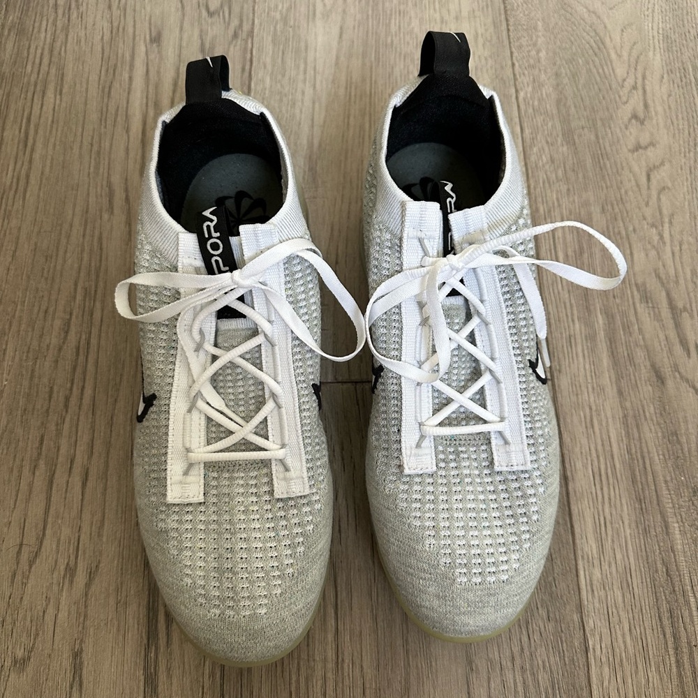 Nike NWOT Light Gray/White Knit Men's Shoes Vapormax
